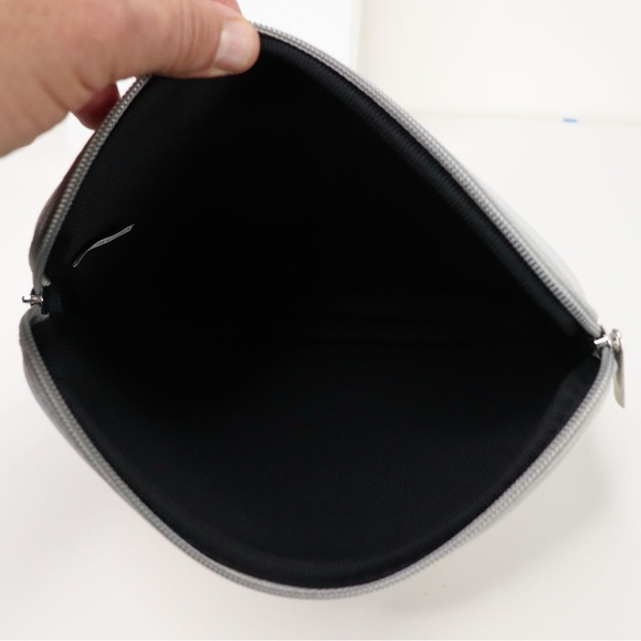 Host Pick!!!!  Apple IPad Essentials Kit “ONLY” Bundle Kit Check Description - Picture 7 of 11